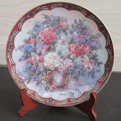 Lot 7- Lena Liu Decorative Plate