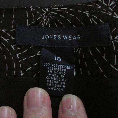 Lot 10- Jones Ware Skirt