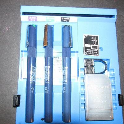 Lot 22- Staedtler Mars 700 Pens