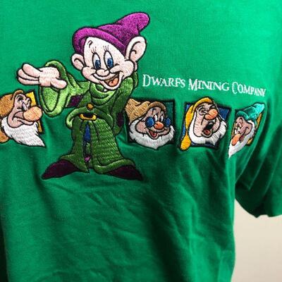 7 Dwarfs from Snow White t-shirt NWT Disney size adult size XL Mickey Inc.