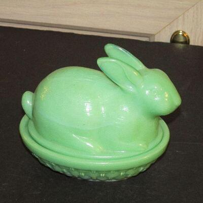 Lot 33- LE Smith Jadeite Rabbit