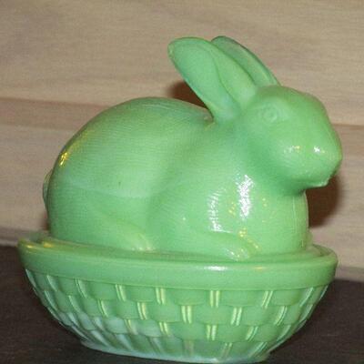 Lot 33- LE Smith Jadeite Rabbit