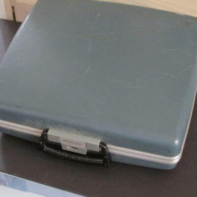 Lot 37- Royal Safari Typewriter
