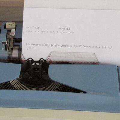 Lot 37- Royal Safari Typewriter