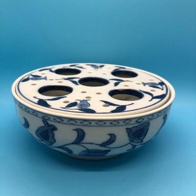 Blue & White Delft porcelain potpourri bowl with detachable lid - for decor only, not for food!