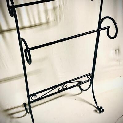 LARGE Free Standing Towel/ Blanket Rack By â€œSOUTHERN LIVINGâ€