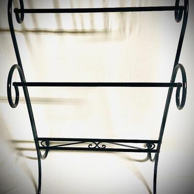 LARGE Free Standing Towel/ Blanket Rack By â€œSOUTHERN LIVINGâ€