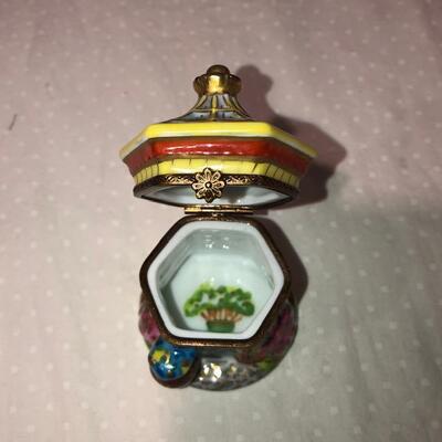 LOT 289 Limoges France Trinket Pill Box Gazebo Signed