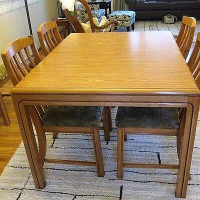 Dining table and 6 chairs, oak