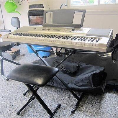 Yamaha Keyboard with stand and bench
