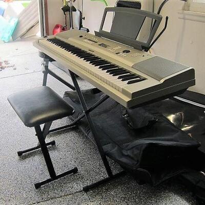 Yamaha Keyboard with stand and bench