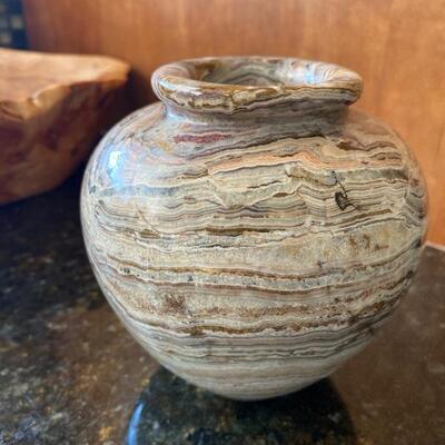 Polished agate stone vase 