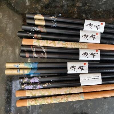 Wood chopstick lot 