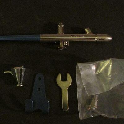 Lot 56- Badger Airbrush