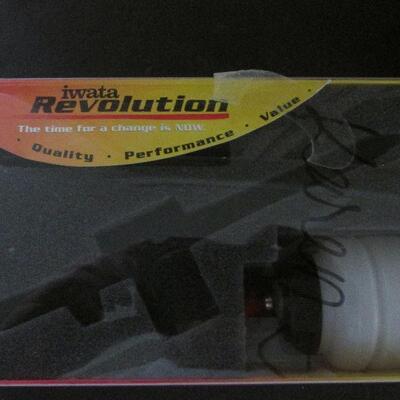 Lot 59- Iwata Revolution Airbrush