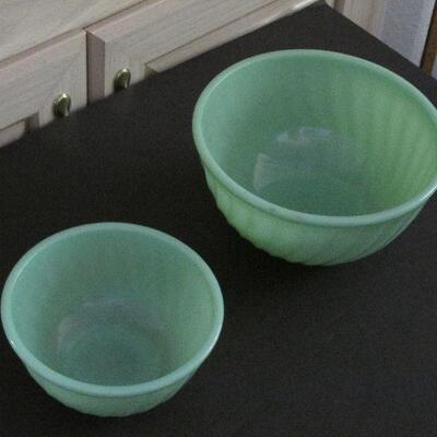 Lot 64- Anchor Hocking Fire King Jadeite Swirl Bowls