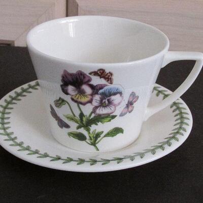 Lot 70- Portmeirion Botanic Garden Viola Hybrida Collection