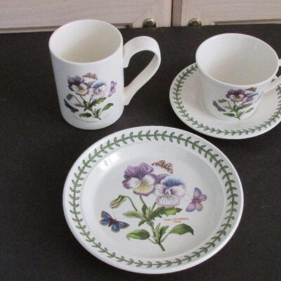 Lot 70- Portmeirion Botanic Garden Viola Hybrida Collection