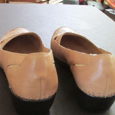 Lot 83- Easy Spirit Shoes
