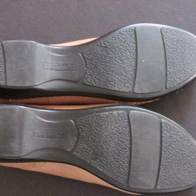 Lot 83- Easy Spirit Shoes