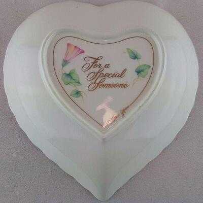 Mikasa Japan Heart Shaped Dish