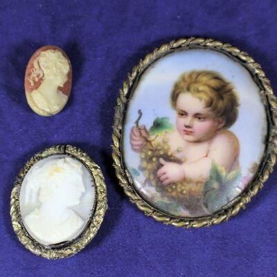 LOT#1LR: Victorian Lot with 10K Gold Cameo