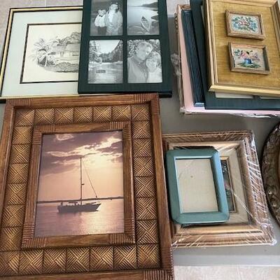 LOT#52U: Assorted Frame & Picture Lot