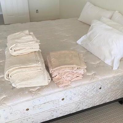 LOT#56MB: Stearns & Foster King Size Bed with Linens