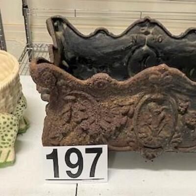 LOT#197G: Pair of Planters