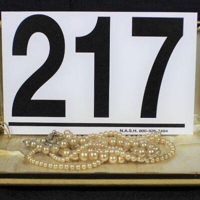 LOT#217LR: Believed to be Pearl Necklaces & Bracelet