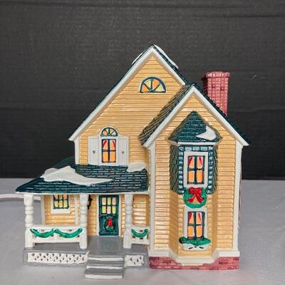 Lot #102 Dept.56 The Original Snow Village Woodbury House with Accessories 