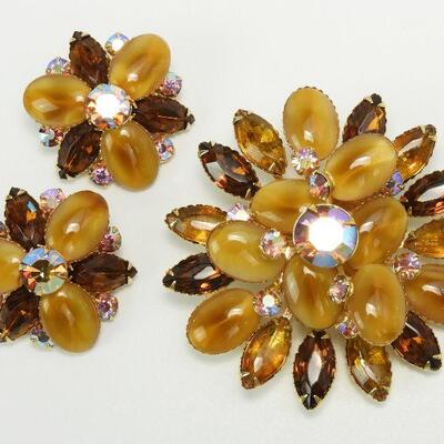 Vintage Beau Jewels Rhinestone & Honey Moon Glow Cabochon Brooch & Earring Set