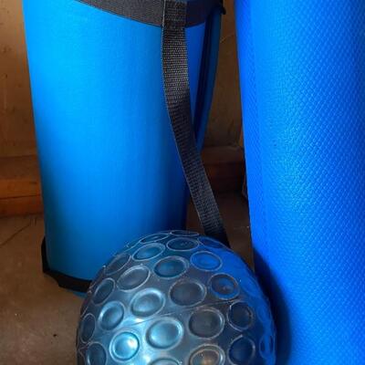 Fit at home! Yoga mat roller and 10lb ball lot
