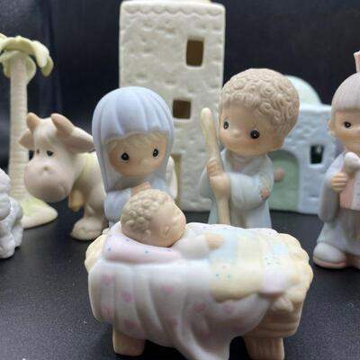 Precious Moments Come Let Us Adore Him Nativity Scene