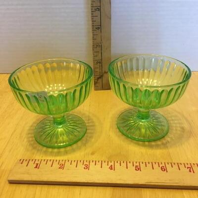 Green ripple design dessert cups