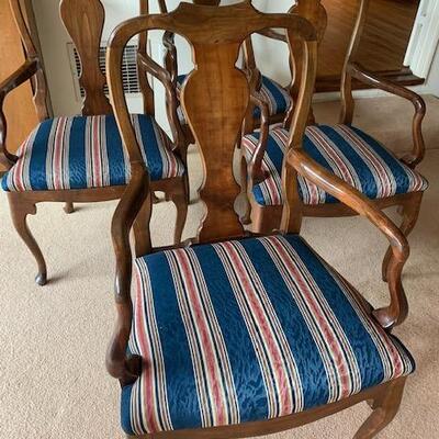 LOT 112 Chairs 4 with Upholstered Seats