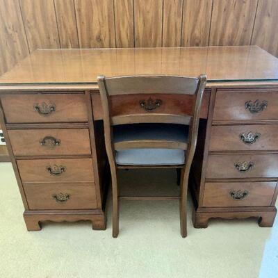 LOT 128  MAPLE  9 DRAWER WRITING DESK & CHAIR