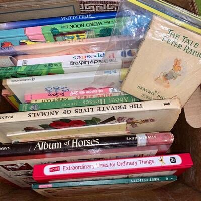 LOT 138  GROUP LOT OF VINTAGE CHILDREN'S STORY BOOKS