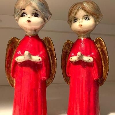 LOT 147  VINTAGE CHRISTMAS CRAFTS PAIR OF ANGELS SIGNED DE SELA