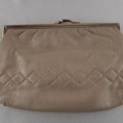 Vintage Beige Kiss Lock Clutch