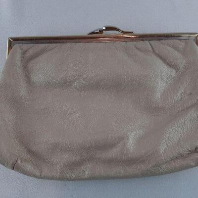 Vintage Beige Kiss Lock Clutch