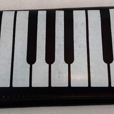 Piano Keyboard Wallet