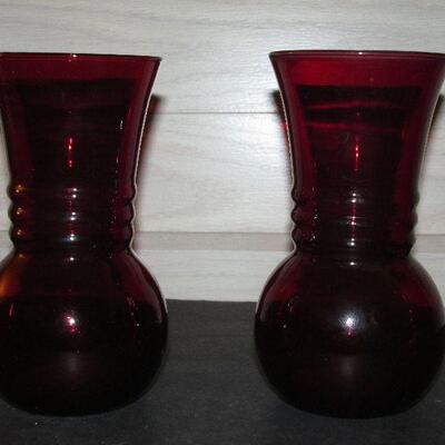 Lot 86- Pair of Anchor Hocking Royal Ruby Flower Vases