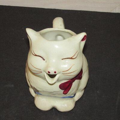 Lot 97- Shawnee Puss N' Boots Creamer