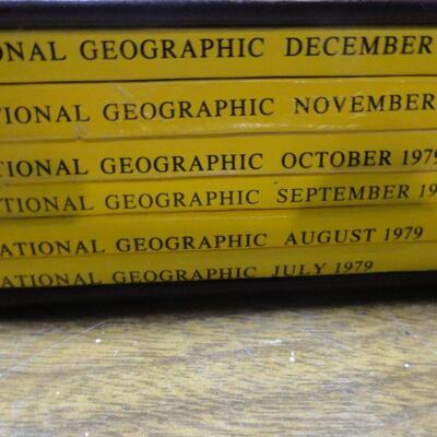 1979 National Geographic Magazine - complete set of 12 with faux leather cases Cases in great condition Books in normal good condition