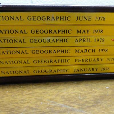 1978 National Geographic Magazine - complete set of 12 with faux leather cases Cases in great condition Books in normal good condition