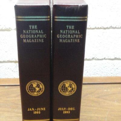 1983 National Geographic Magazine - complete set of 12 with faux leather cases Cases in great condition Books in normal good condition