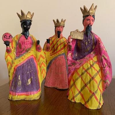 LOT 178 Nativity 3 Kings Hand Made Clay Mexico