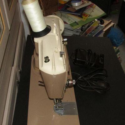 Lot 107- Vintage Singer Sewing Machine