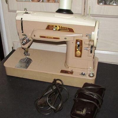 Lot 107- Vintage Singer Sewing Machine